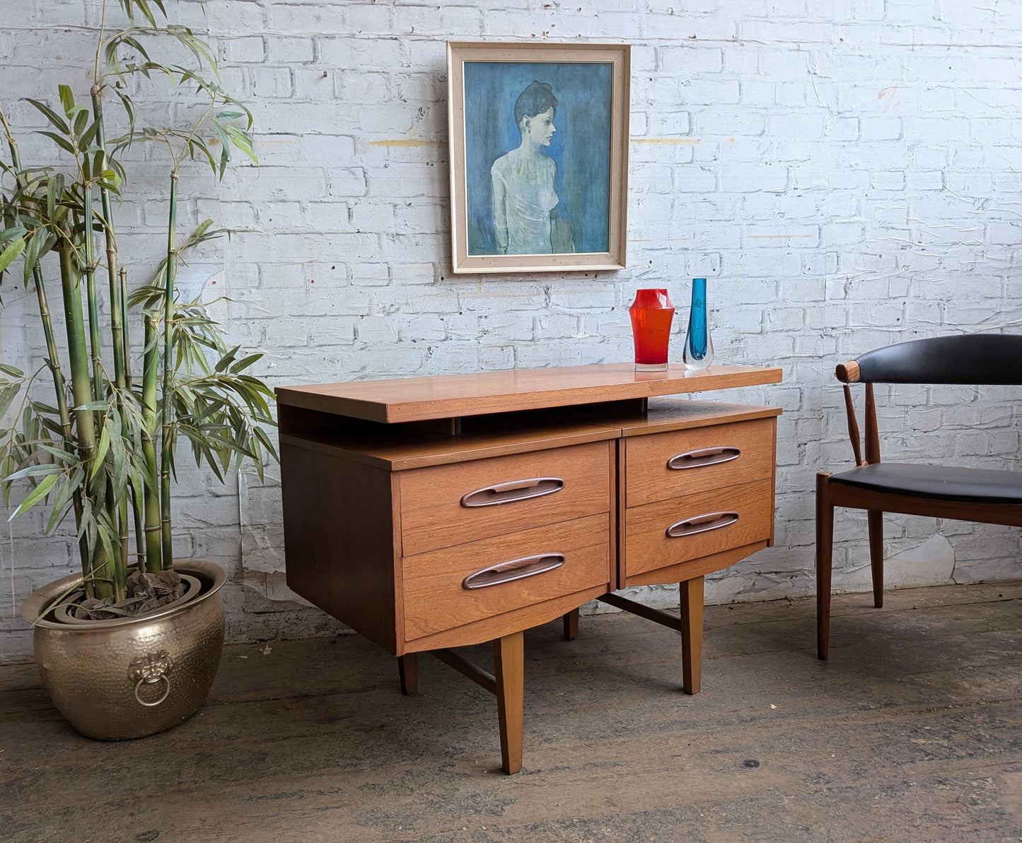 Vintage 70s Retro Mid Century Modern Chest of 4 Drawers Small Sideboard