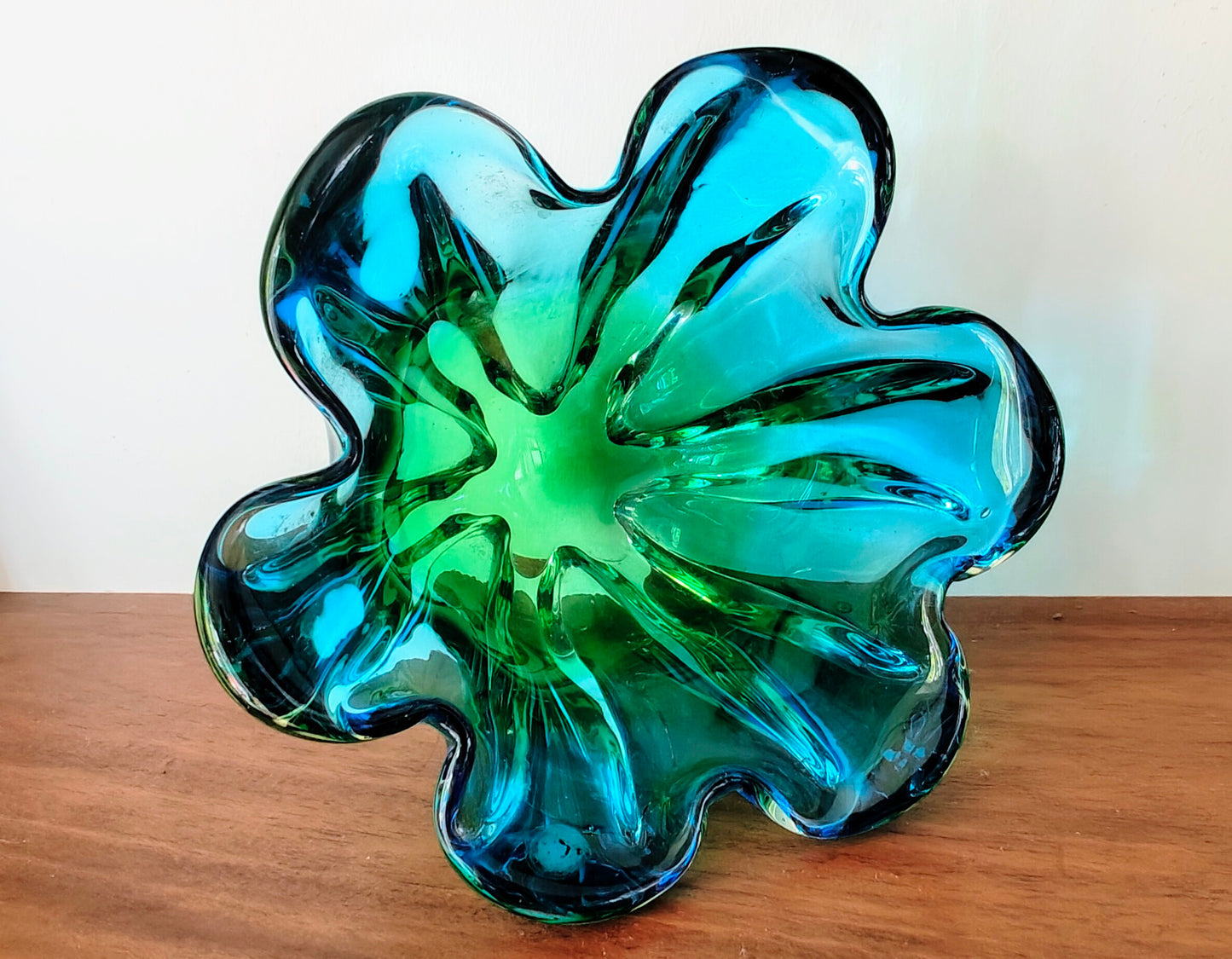Vintage Mid Century Modern Japanese Sanyu Glass Centrepiece bowl Vase