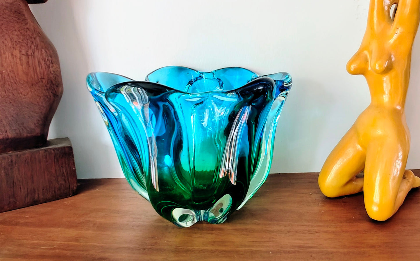 Vintage Mid Century Modern Japanese Sanyu Glass Centrepiece bowl Vase