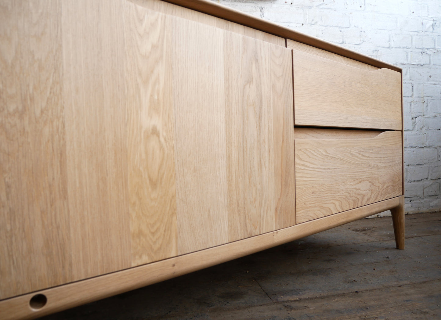 Contemporary Ercol Romana IR TV Unit 2 Drawer Media Sideboard
