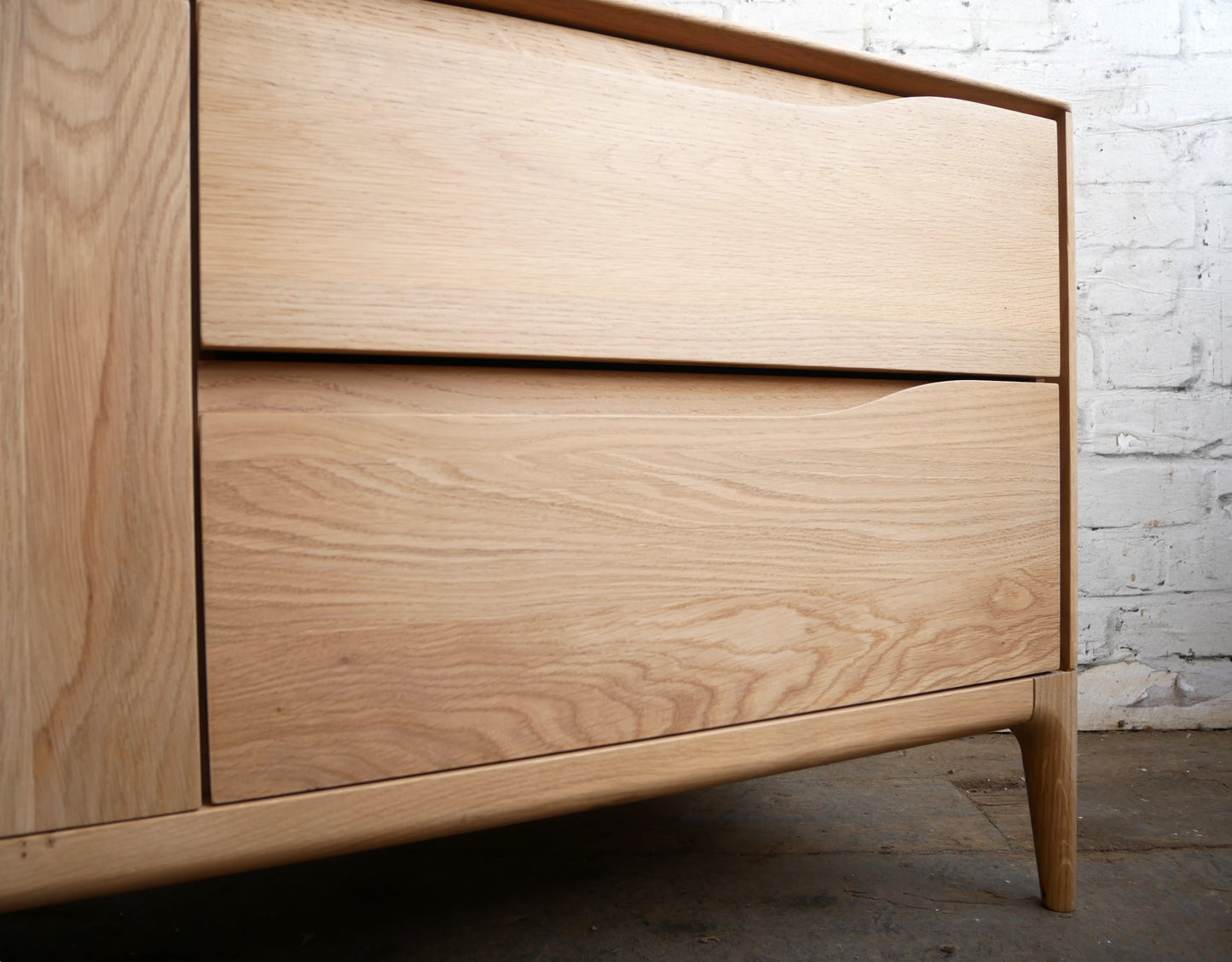 Contemporary Ercol Romana IR TV Unit 2 Drawer Media Sideboard