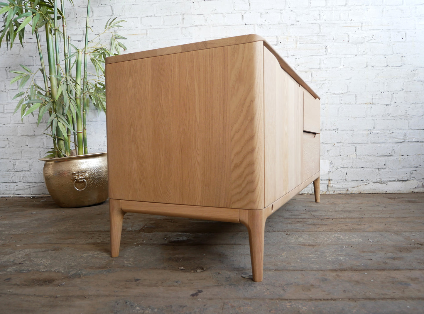 Contemporary Ercol Romana IR TV Unit 2 Drawer Media Sideboard
