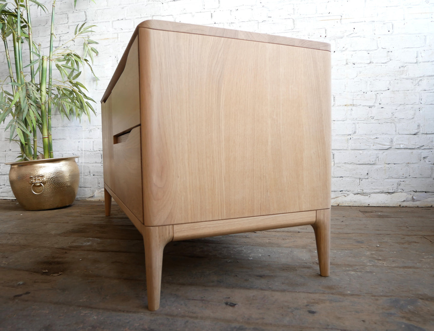 Contemporary Ercol Romana IR TV Unit 2 Drawer Media Sideboard