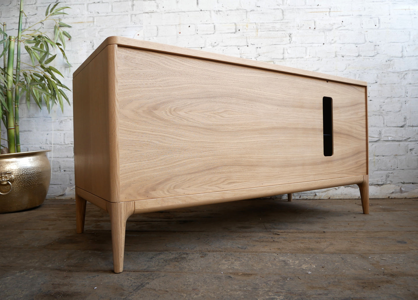 Contemporary Ercol Romana IR TV Unit 2 Drawer Media Sideboard