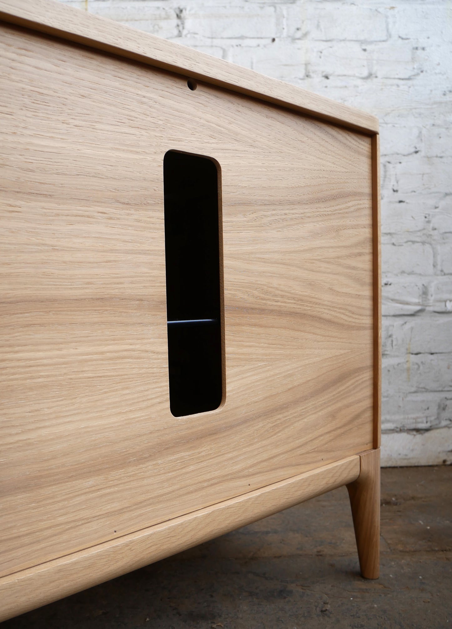 Contemporary Ercol Romana IR TV Unit 2 Drawer Media Sideboard