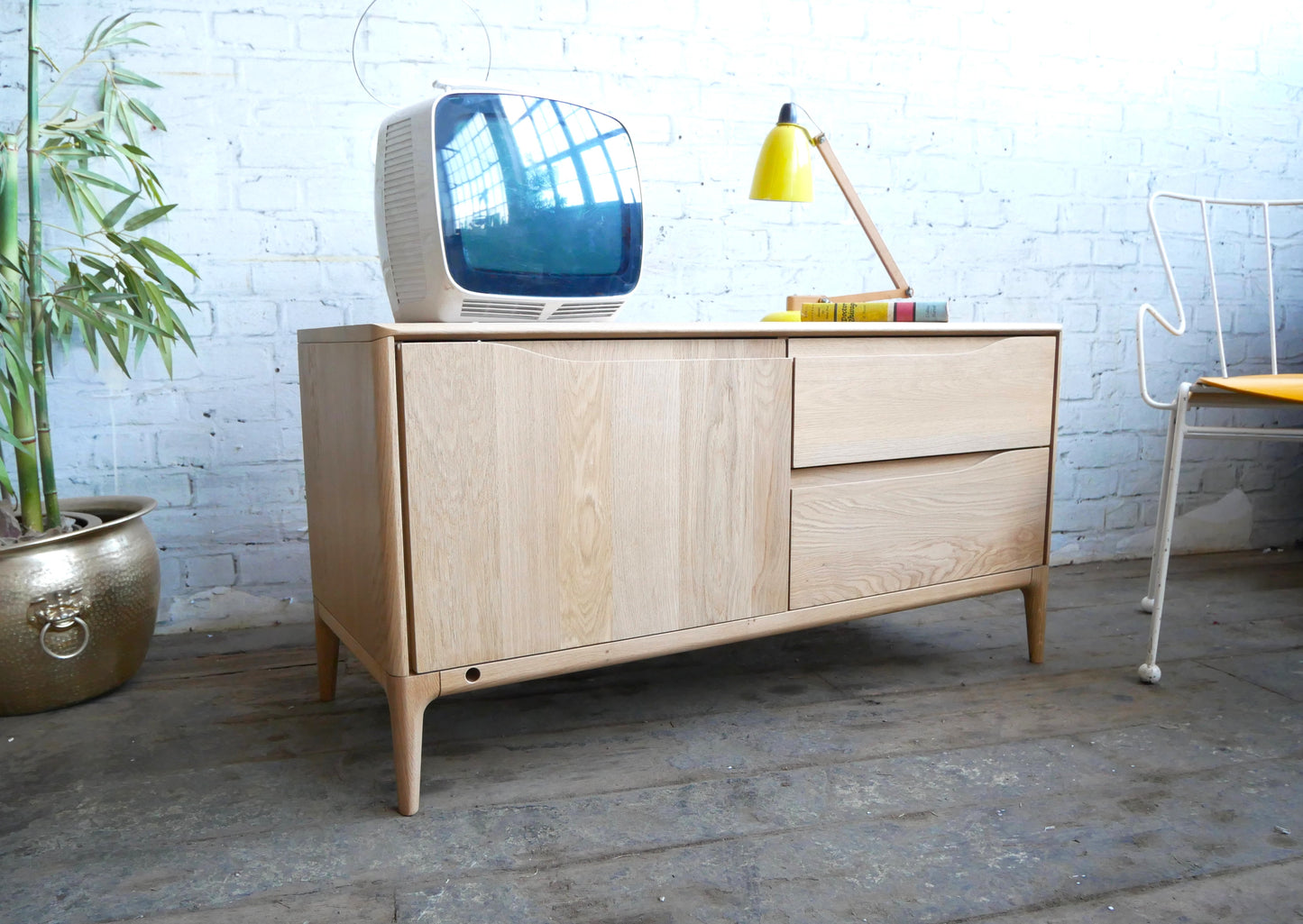 Contemporary Ercol Romana IR TV Unit 2 Drawer Media Sideboard