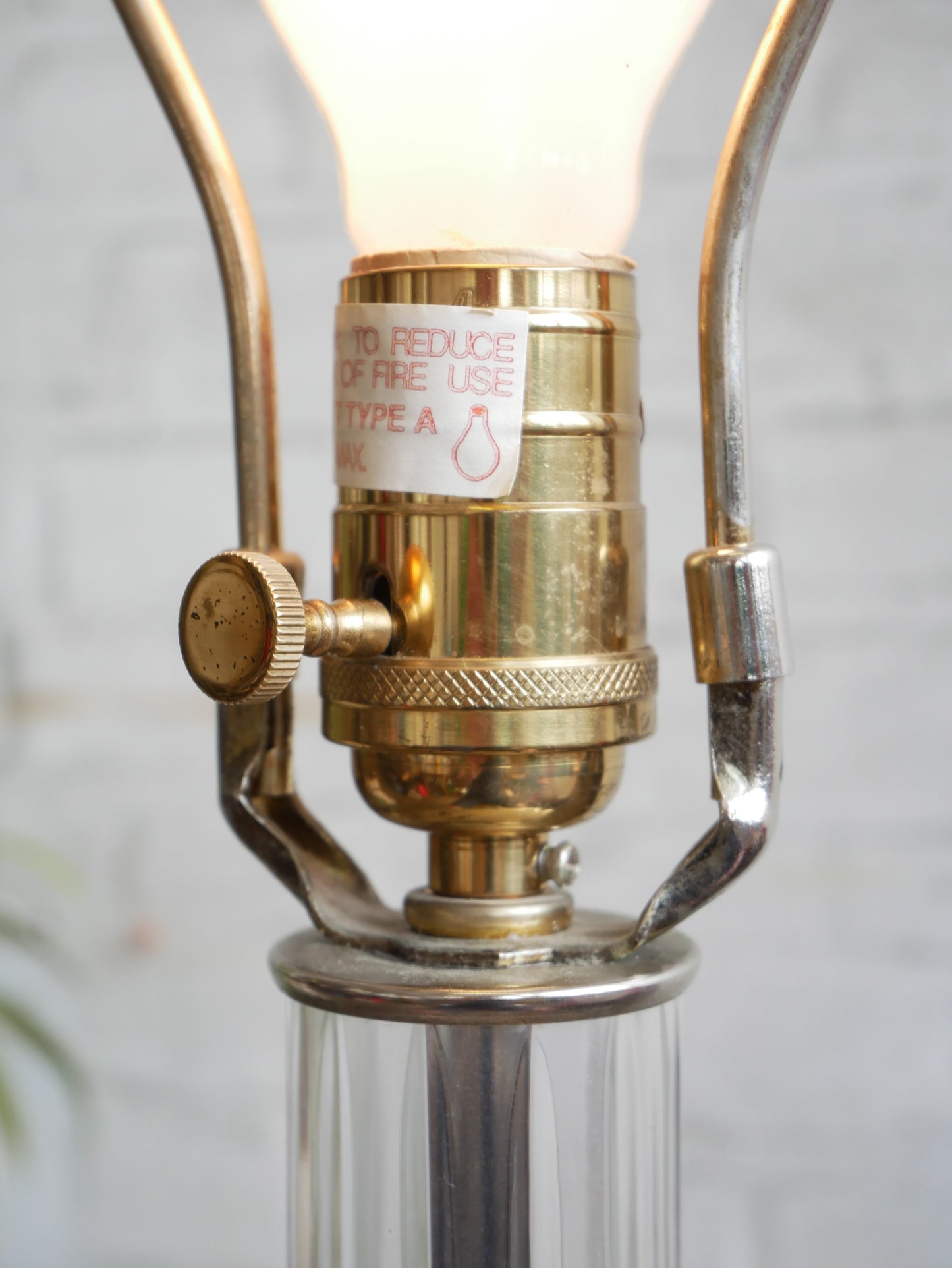 Vintage 70s 80s Underwriters Laboratories Hollywood Regency Brass Cut Glass Table Lamp