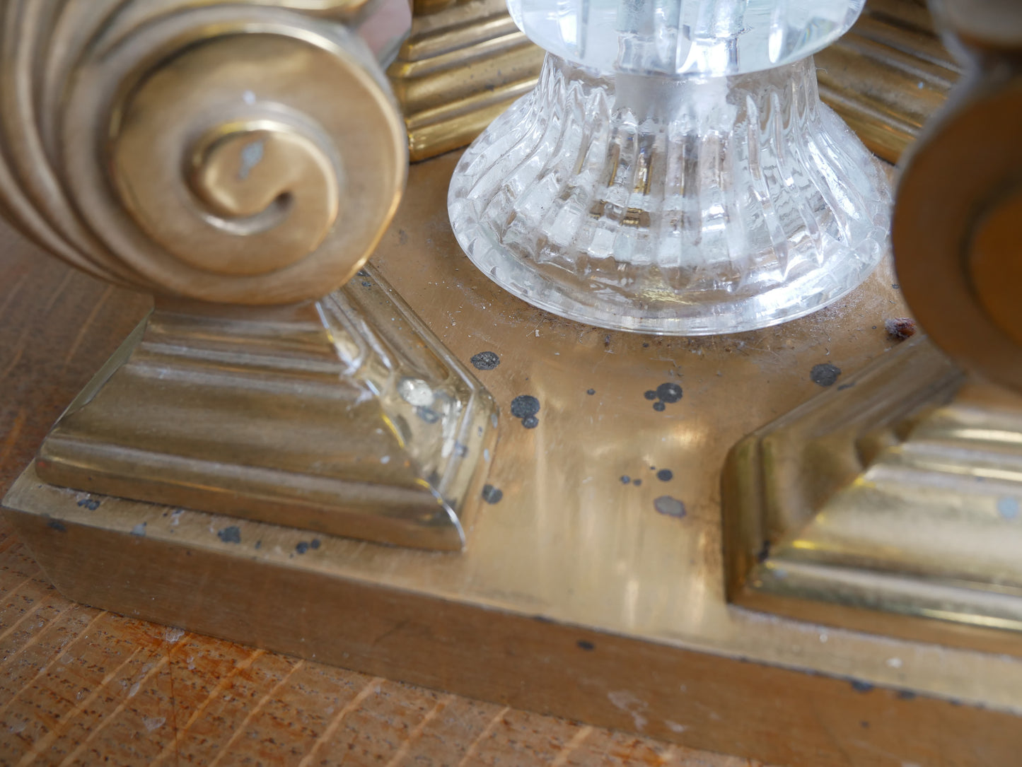 Vintage 70s 80s Underwriters Laboratories Hollywood Regency Brass Cut Glass Table Lamp