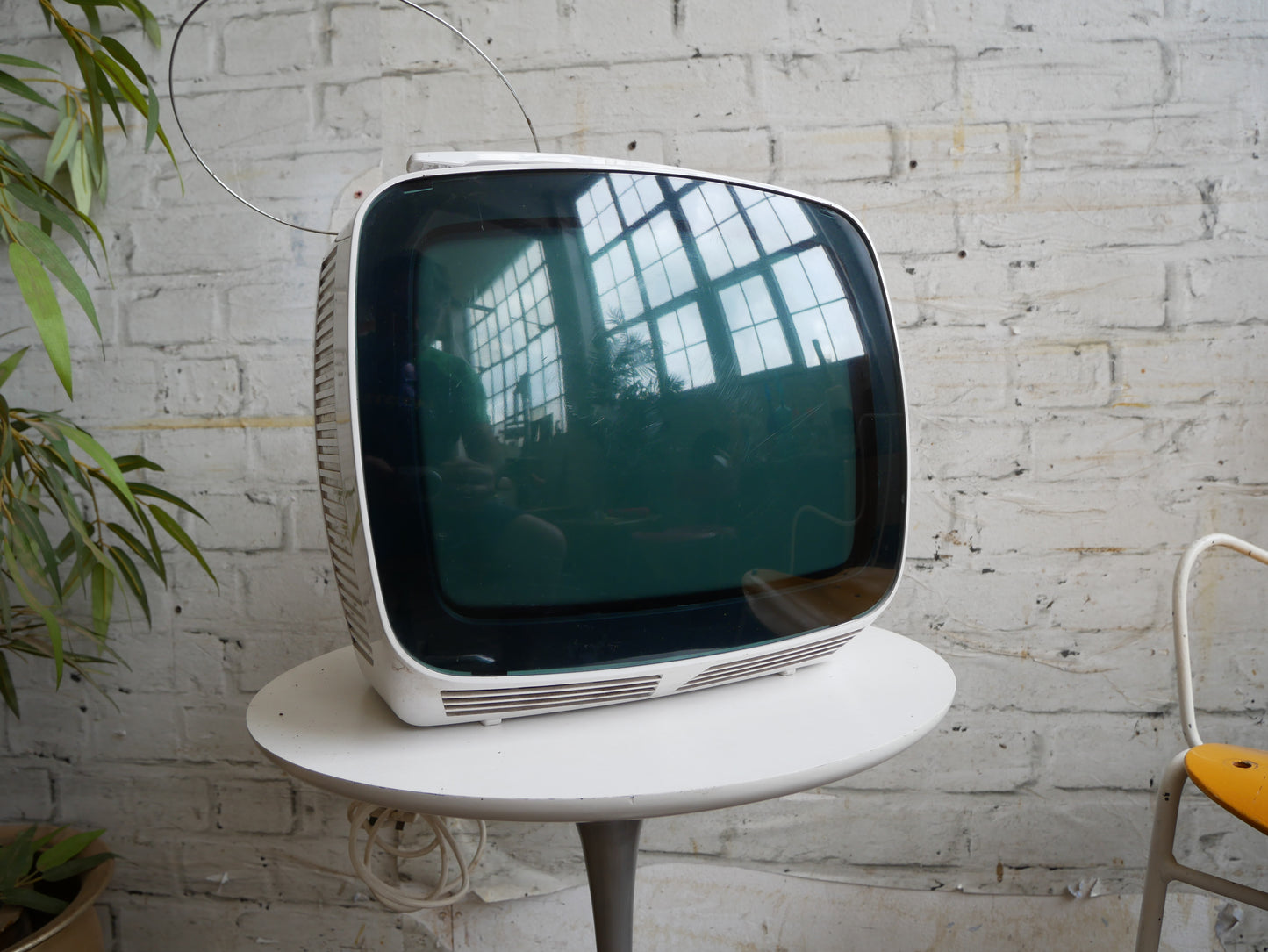 Vintage Retro 70s Mid Century Space Age Indesit Portable TV Television Set for Prop Spares/ Repair