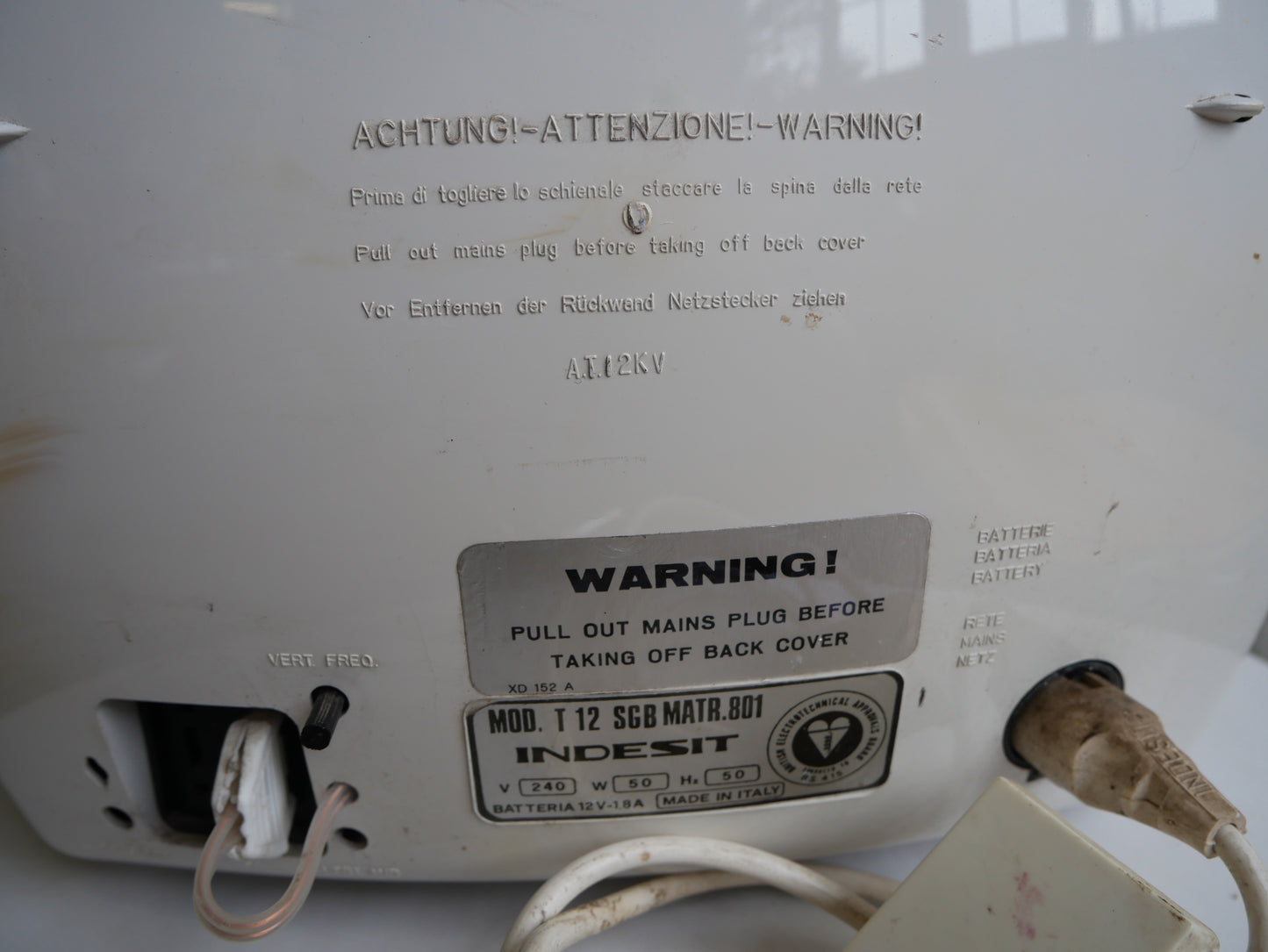 Vintage Retro 70s Mid Century Space Age Indesit Portable TV Television Set for Prop Spares/ Repair