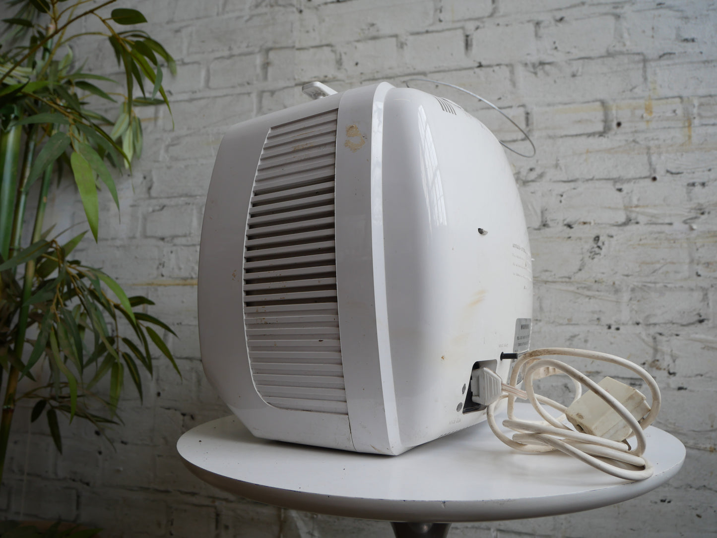 Vintage Retro 70s Mid Century Space Age Indesit Portable TV Television Set for Prop Spares/ Repair
