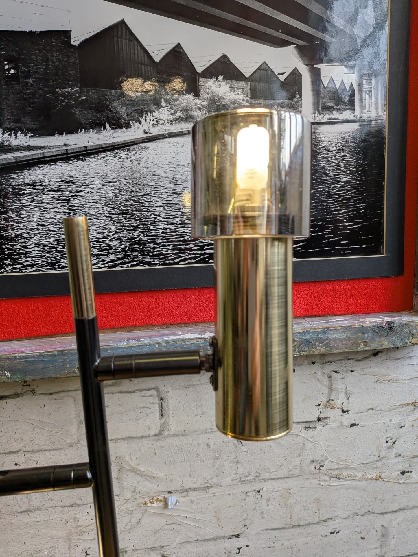 Contemporary Retro Mid Century Modern Style Articulated Spotlight Table Lamp