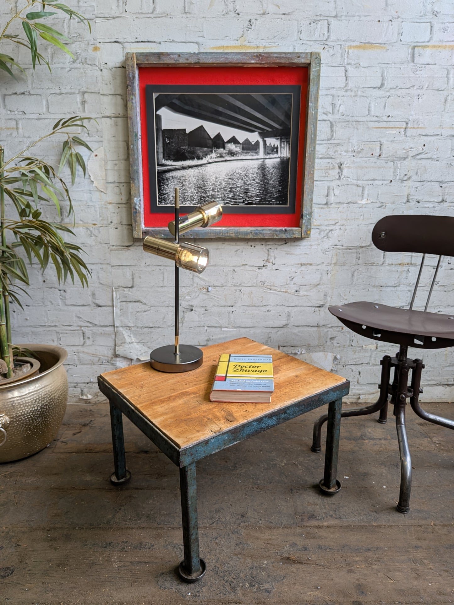 Contemporary Retro Mid Century Modern Style Articulated Spotlight Table Lamp