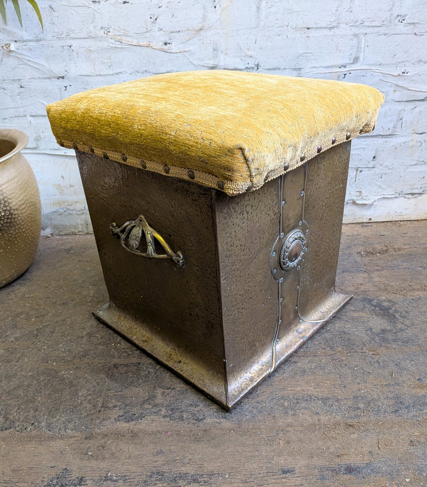 Antique Edwardian Arts & Crafts Art Nouveau Brass Coal Purdonium Fireside Stool