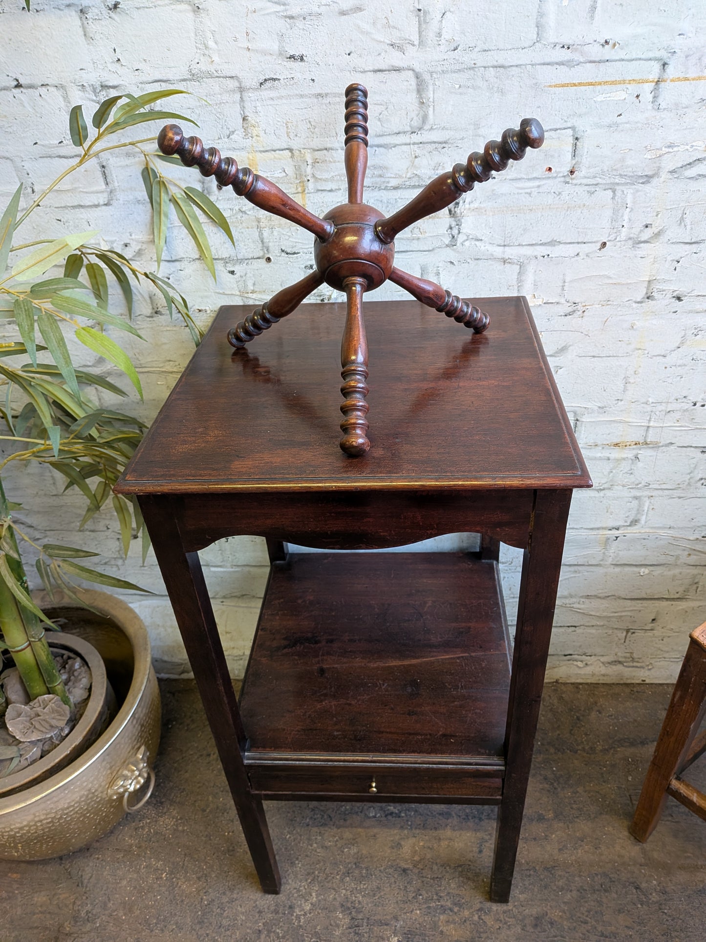 Antique Georgian Treen Turned Mahogany Table Top Plate or Bowl Cat Stand