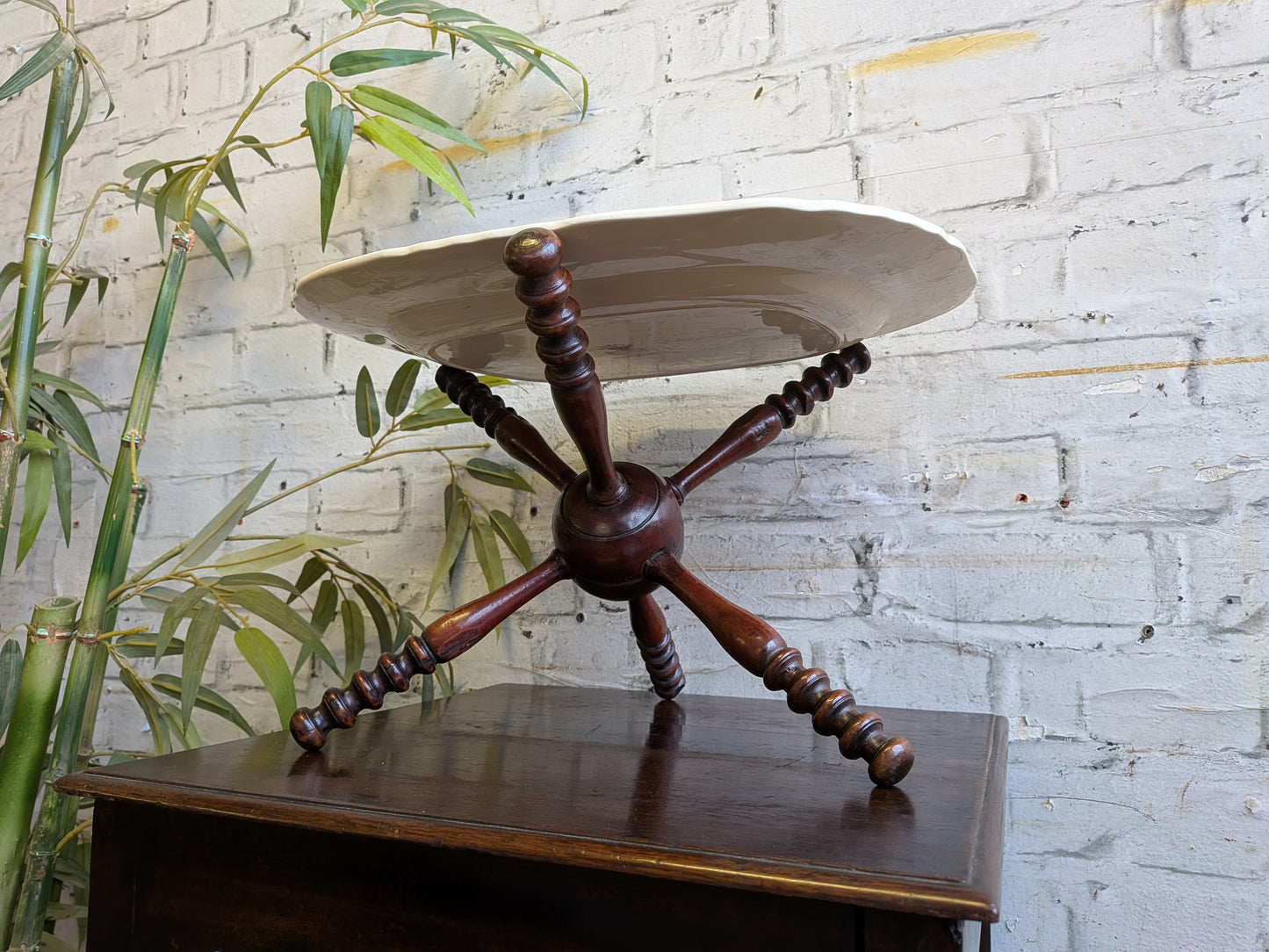 Antique Georgian Treen Turned Mahogany Table Top Plate or Bowl Cat Stand