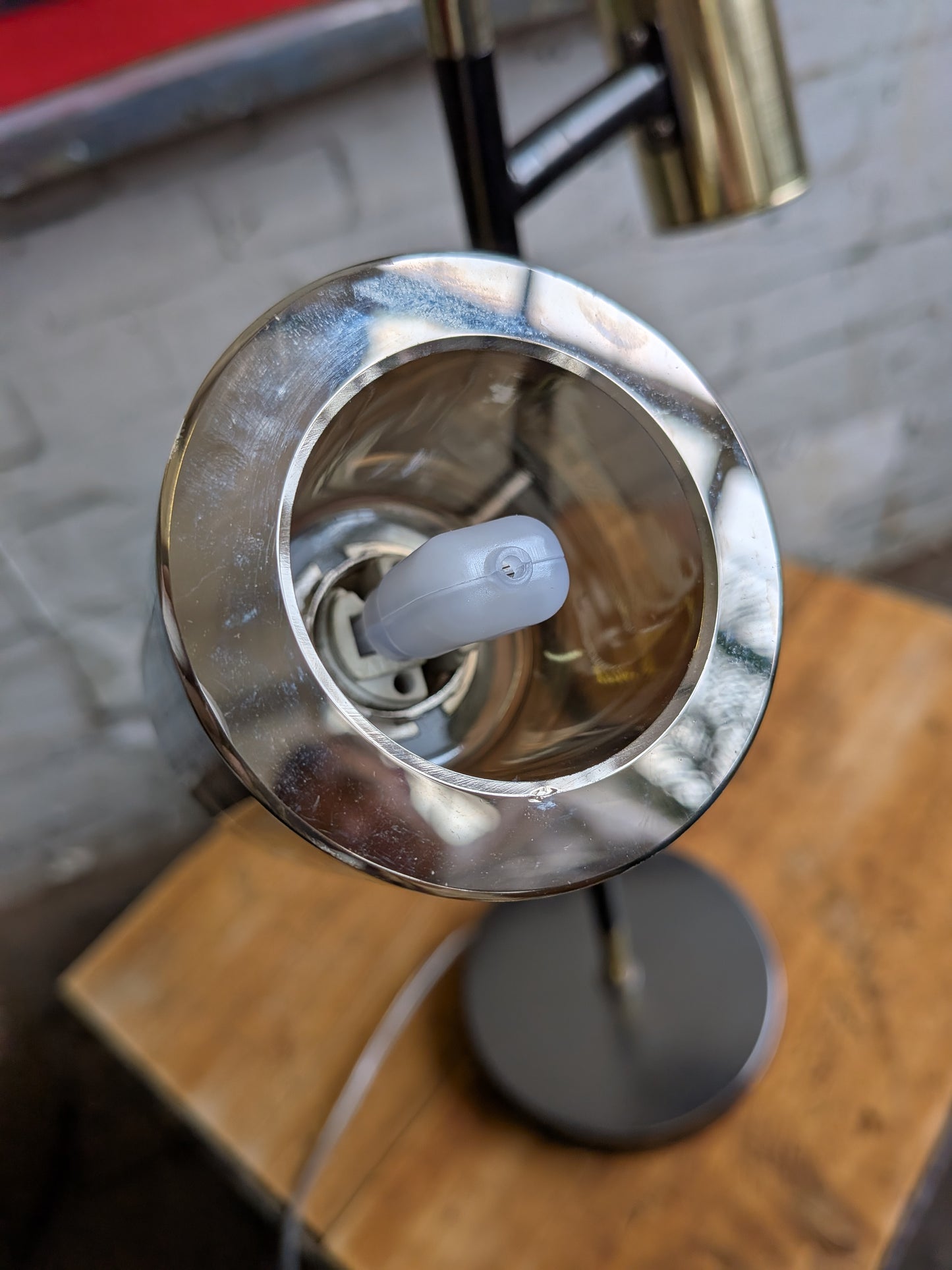 Contemporary Retro Mid Century Modern Style Articulated Spotlight Table Lamp