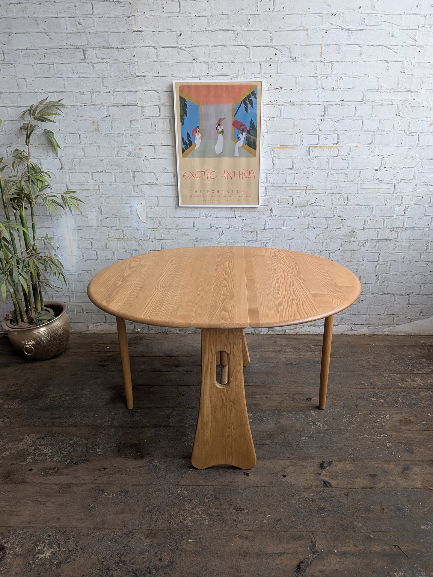 Unused Mint Ercol Windsor 1156 Drop Leaf Gateleg Kitchen Bistro Cafe Dining Table