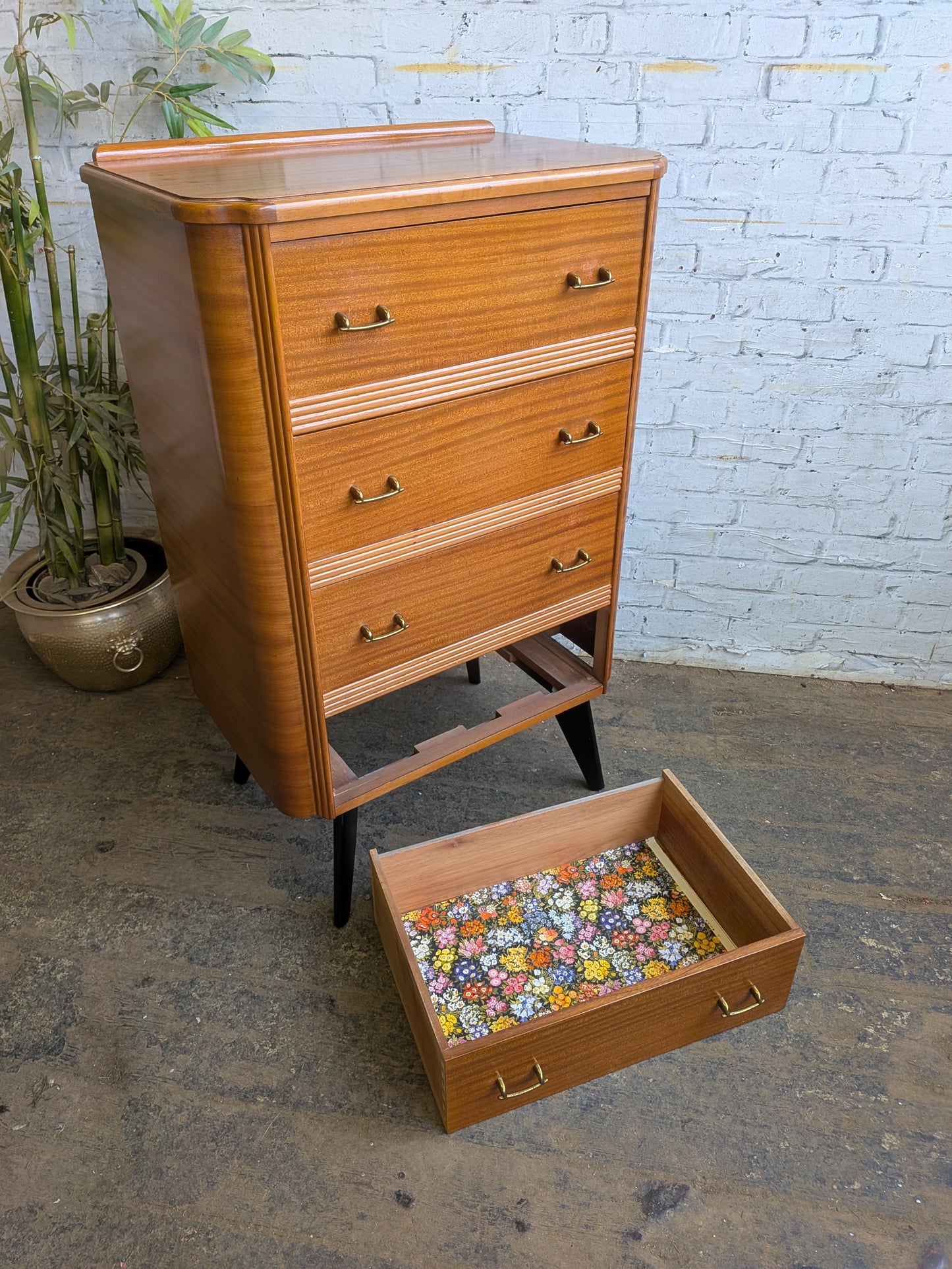 Vintage Retro 50s 60s Mid Century Modern Homeworthy Tallboy Chest of 4 Drawers