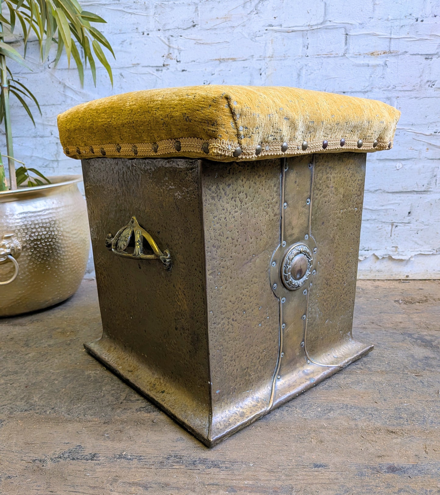 Antique Edwardian Arts & Crafts Art Nouveau Brass Coal Purdonium Fireside Stool