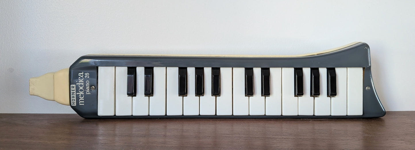 Vintage 1950s - 60s working Hohner Melodica Piano 26 Mouth Organ with Case & 2 Mouthpieces
