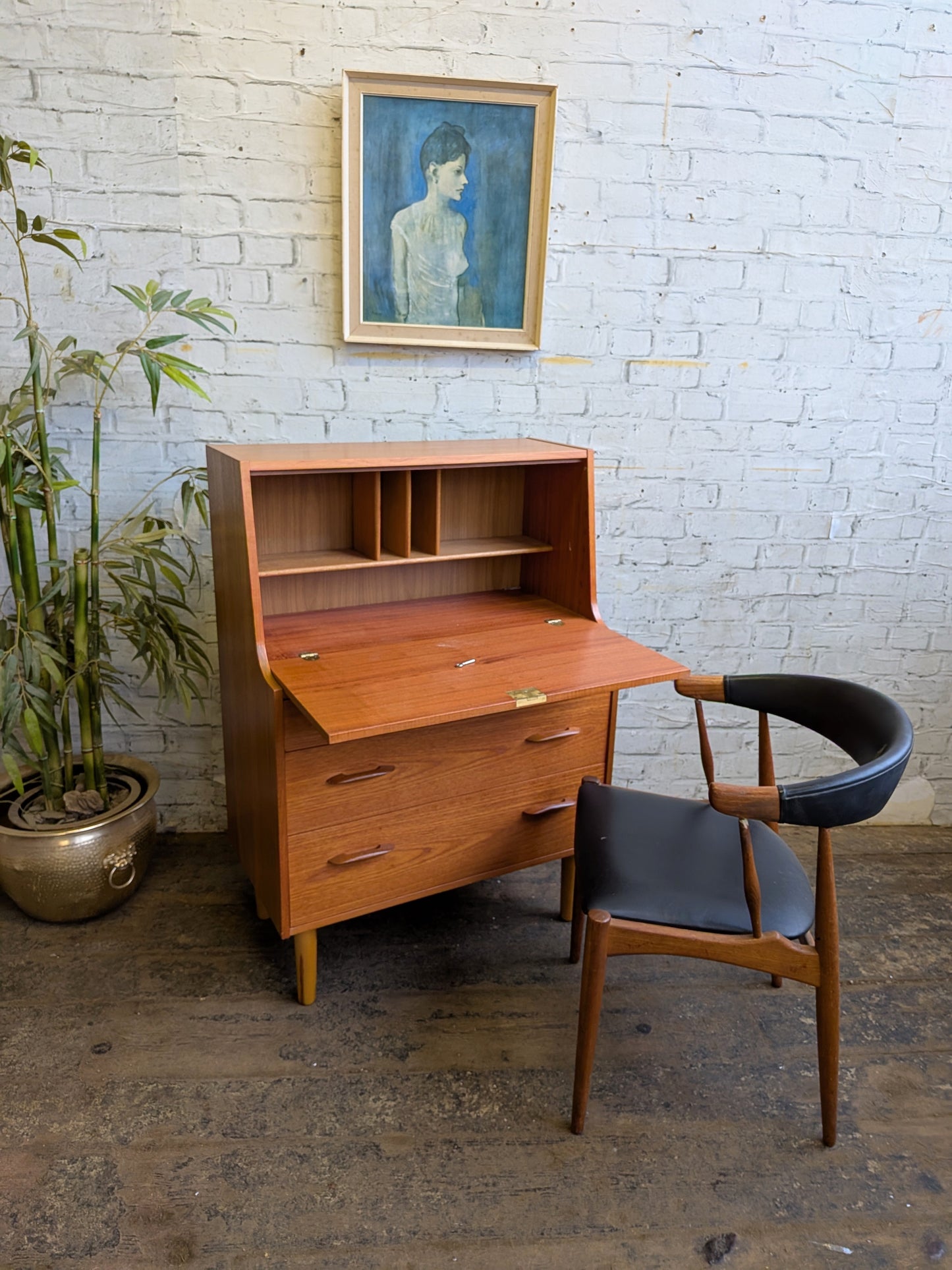 Vintage Retro 1960s 70s Mid Century Modern Teak 3 Drawer Writing Desk Bureau