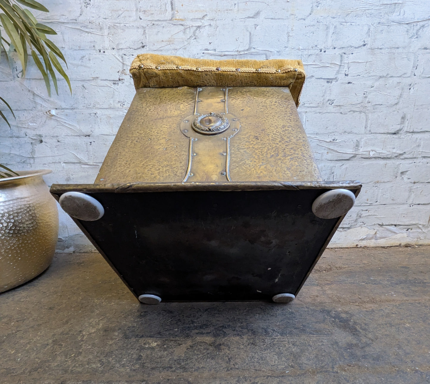 Antique Edwardian Arts & Crafts Art Nouveau Brass Coal Purdonium Fireside Stool