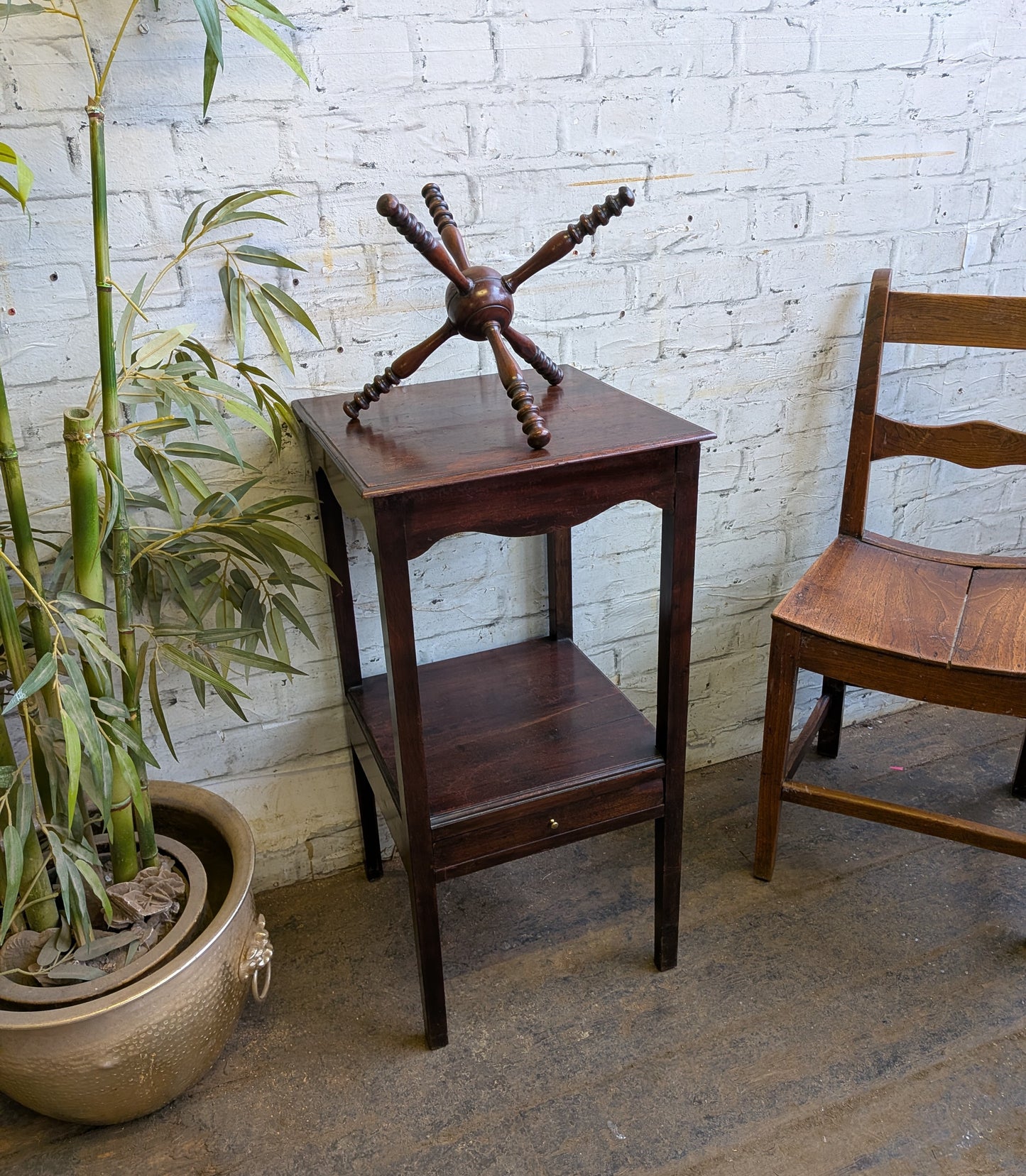Antique Georgian Treen Turned Mahogany Table Top Plate or Bowl Cat Stand