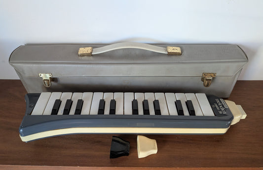 Vintage 1950s - 60s working Hohner Melodica Piano 26 Mouth Organ with Case & 2 Mouthpieces