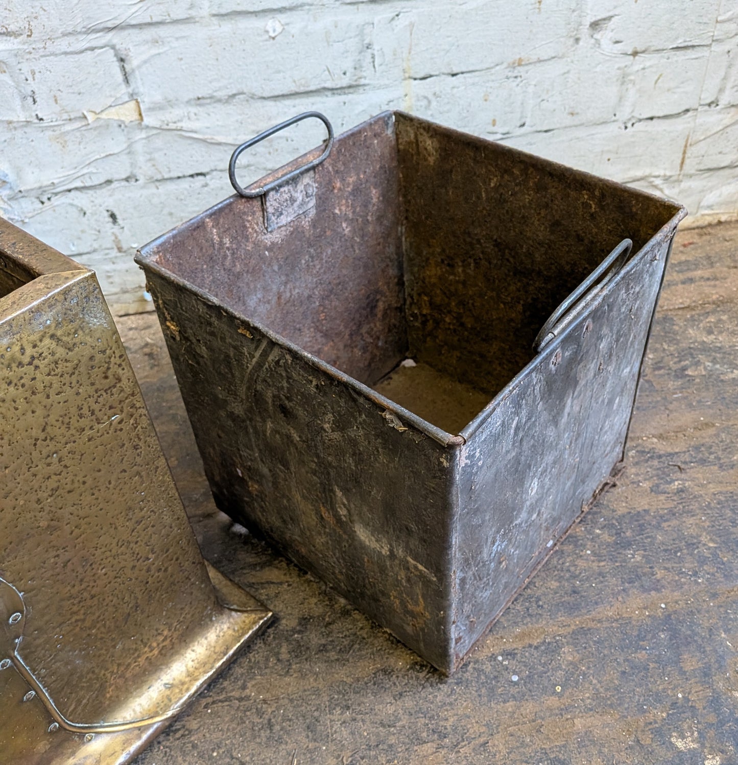 Antique Edwardian Arts & Crafts Art Nouveau Brass Coal Purdonium Fireside Stool