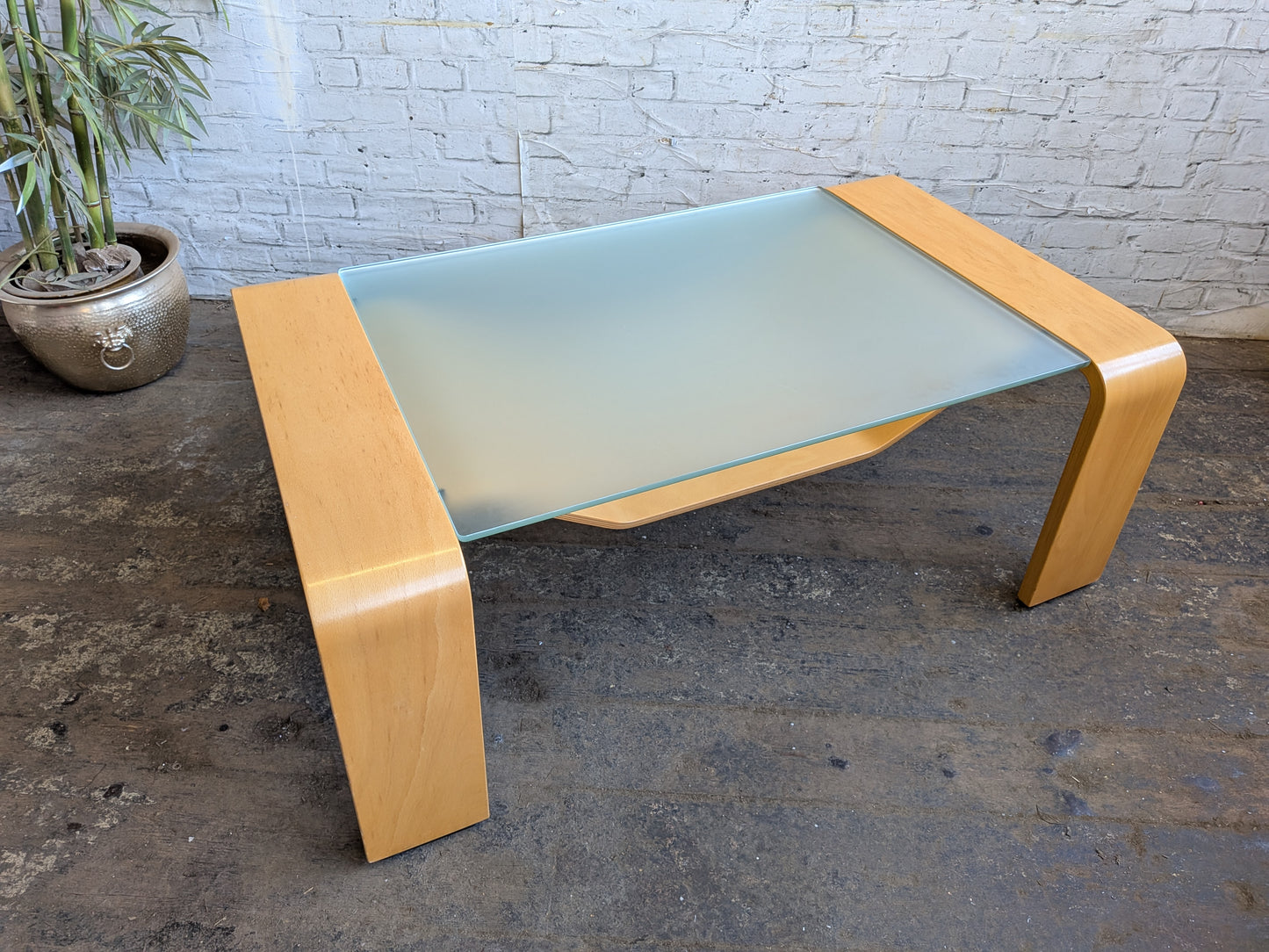 Large Vintage Modernist Style Ekornes Stressless Pegasus Bentwood and Glass Coffee Table with Magazine Rack