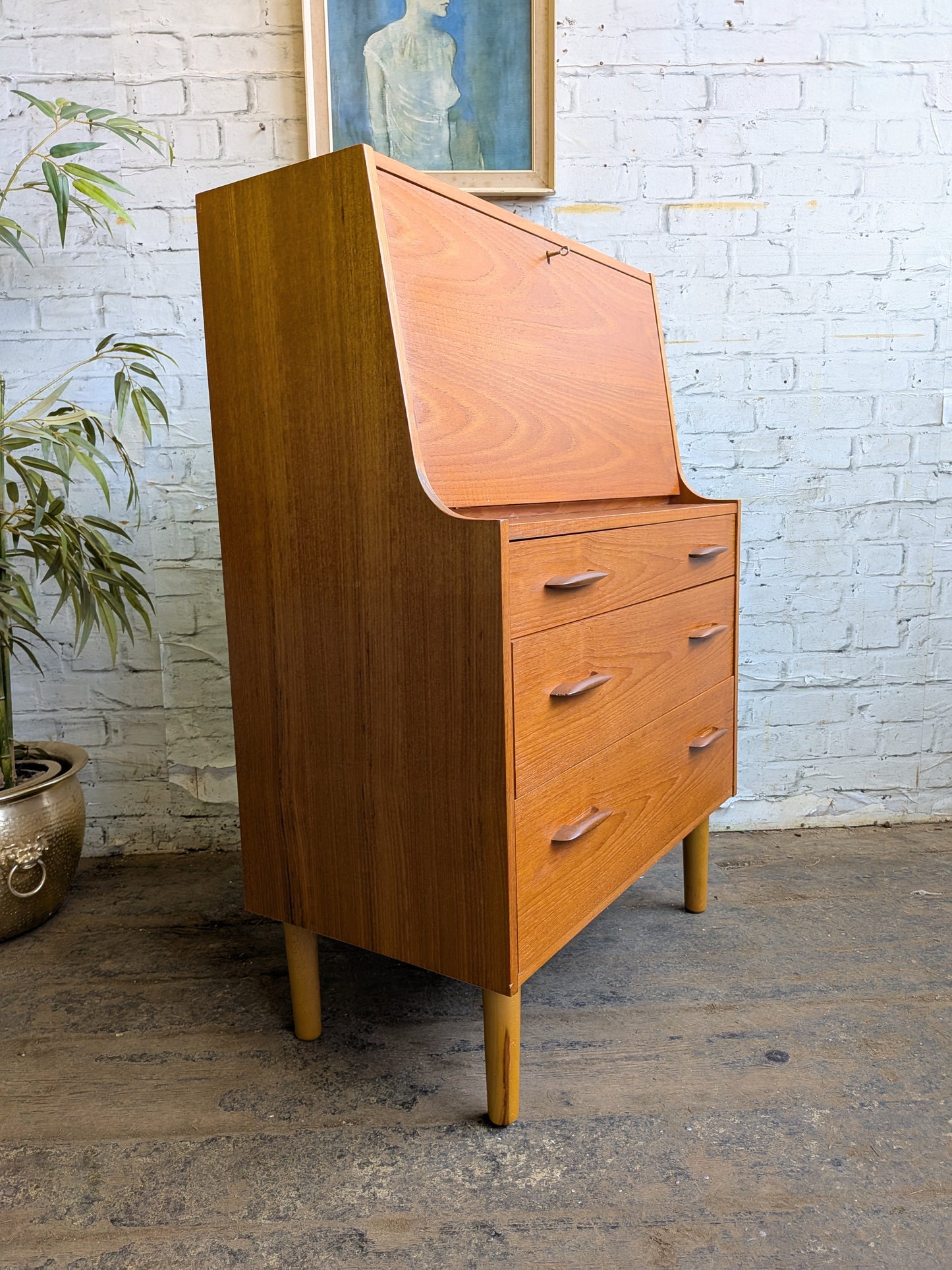 Vintage Retro 1960s 70s Mid Century Modern Teak 3 Drawer Writing Desk Bureau