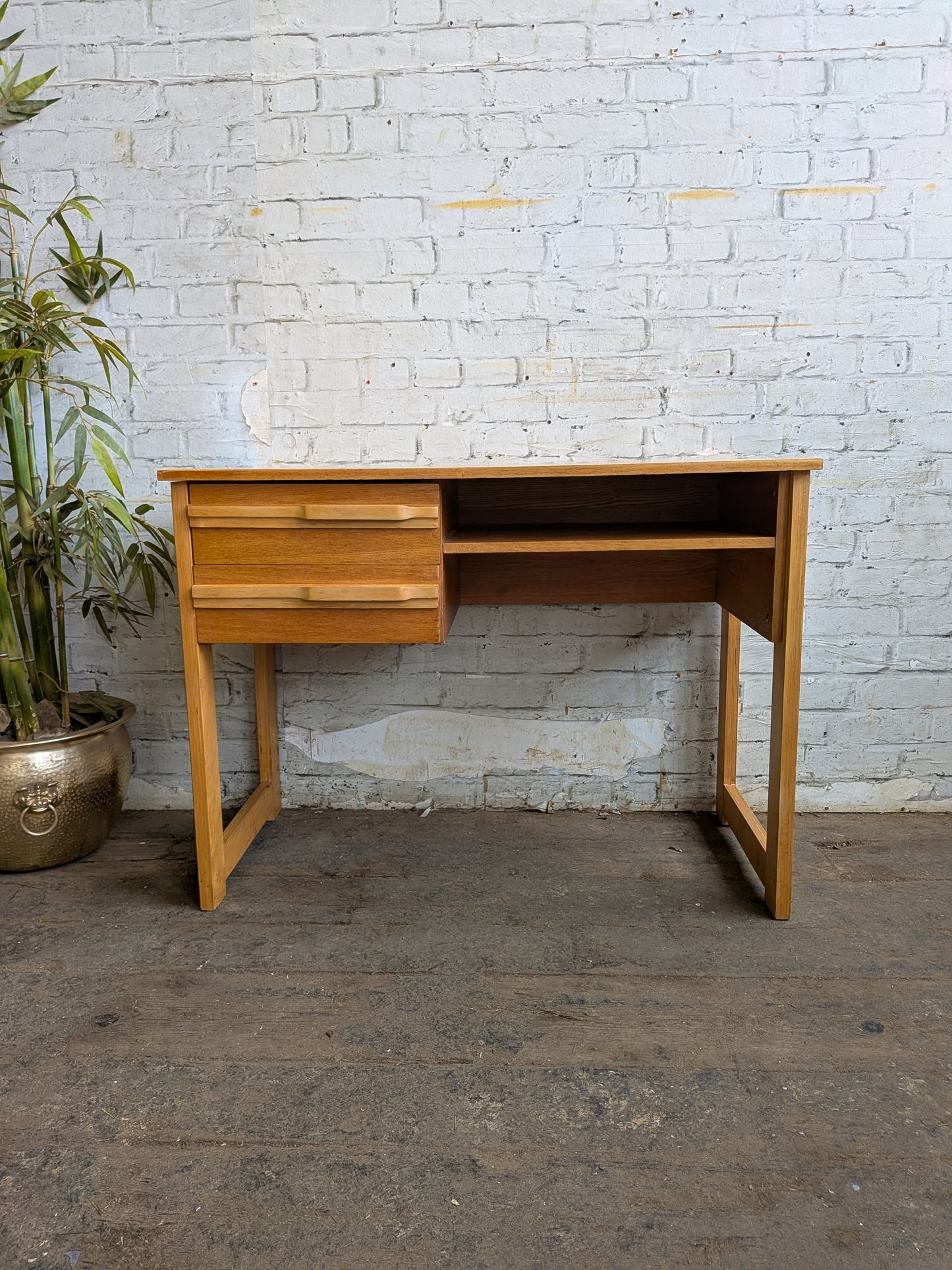 Vintage 70s Retro Mid Century Modern 2 Drawer Work Desk Dressing Vanity Table