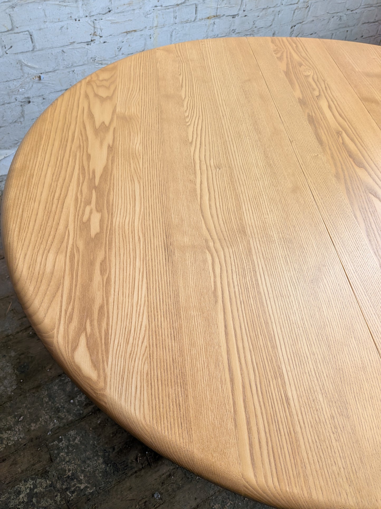 Unused Mint Ercol Windsor 1156 Drop Leaf Gateleg Kitchen Bistro Cafe Dining Table