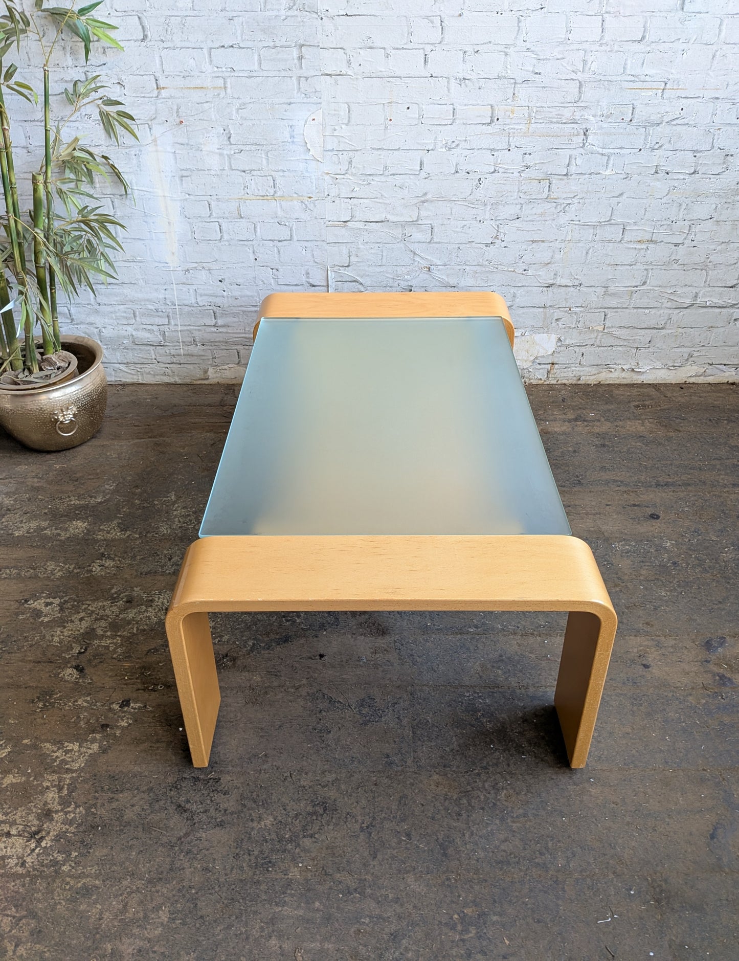 Large Vintage Modernist Style Ekornes Stressless Pegasus Bentwood and Glass Coffee Table with Magazine Rack