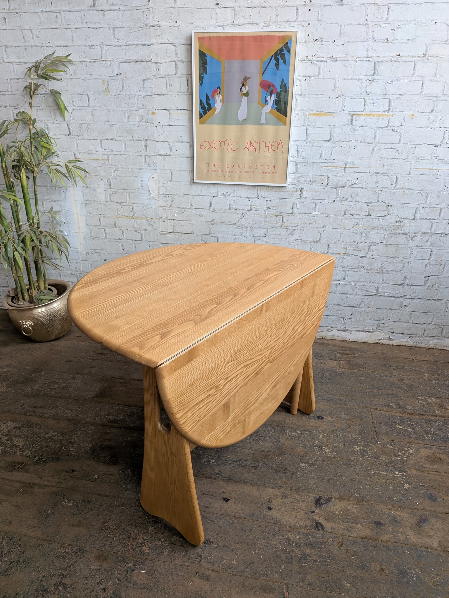 Unused Mint Ercol Windsor 1156 Drop Leaf Gateleg Kitchen Bistro Cafe Dining Table