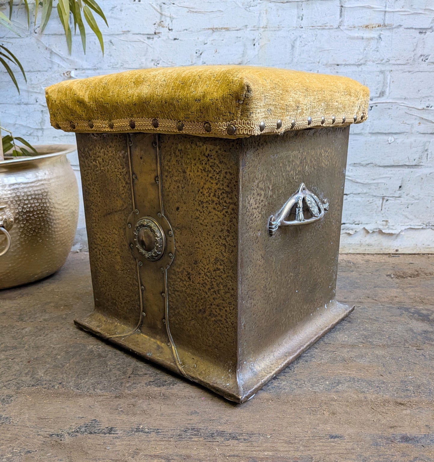 Antique Edwardian Arts & Crafts Art Nouveau Brass Coal Purdonium Fireside Stool