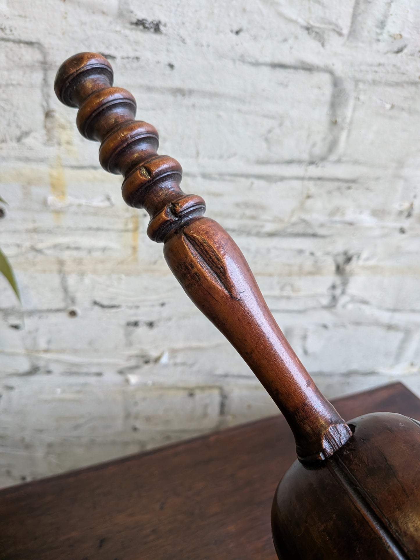 Antique Georgian Treen Turned Mahogany Table Top Plate or Bowl Cat Stand