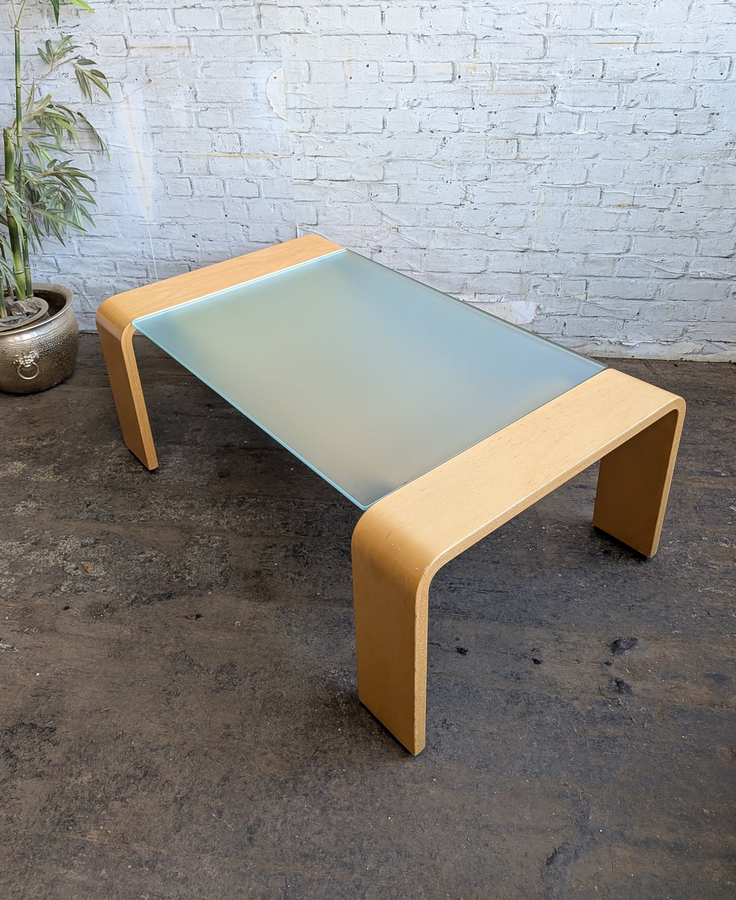 Large Vintage Modernist Style Ekornes Stressless Pegasus Bentwood and Glass Coffee Table with Magazine Rack