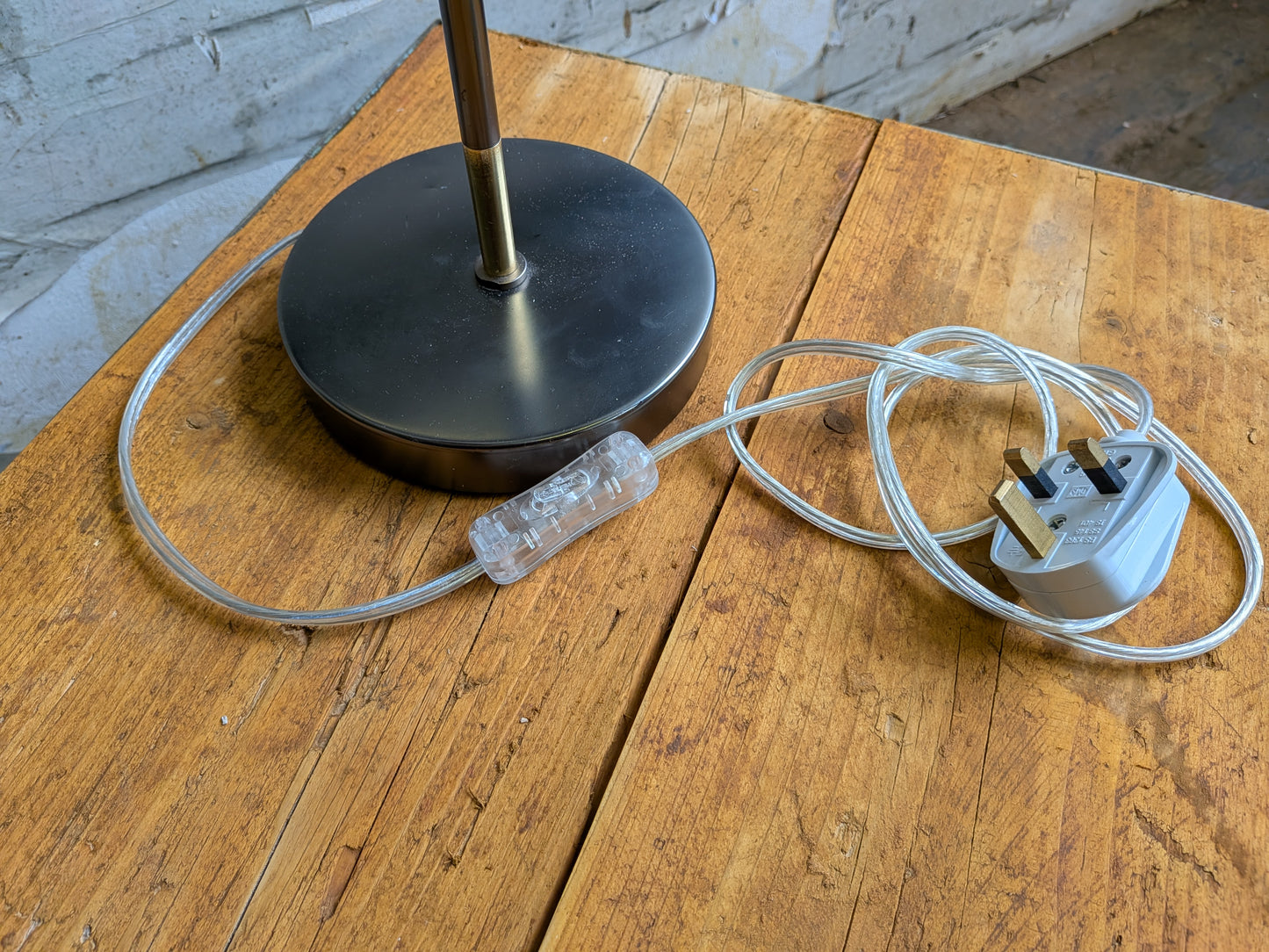 Contemporary Retro Mid Century Modern Style Articulated Spotlight Table Lamp