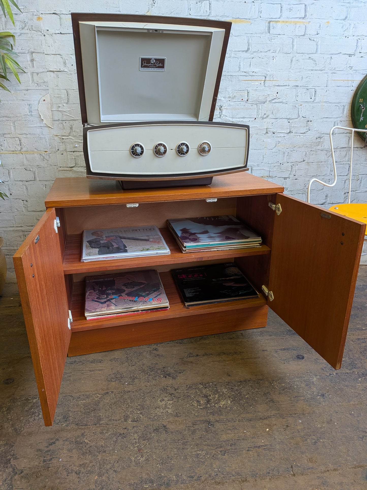 Vtg 60s 70s Retro Mid Century Modern Record Storage Media TV Cabinet Sideboard