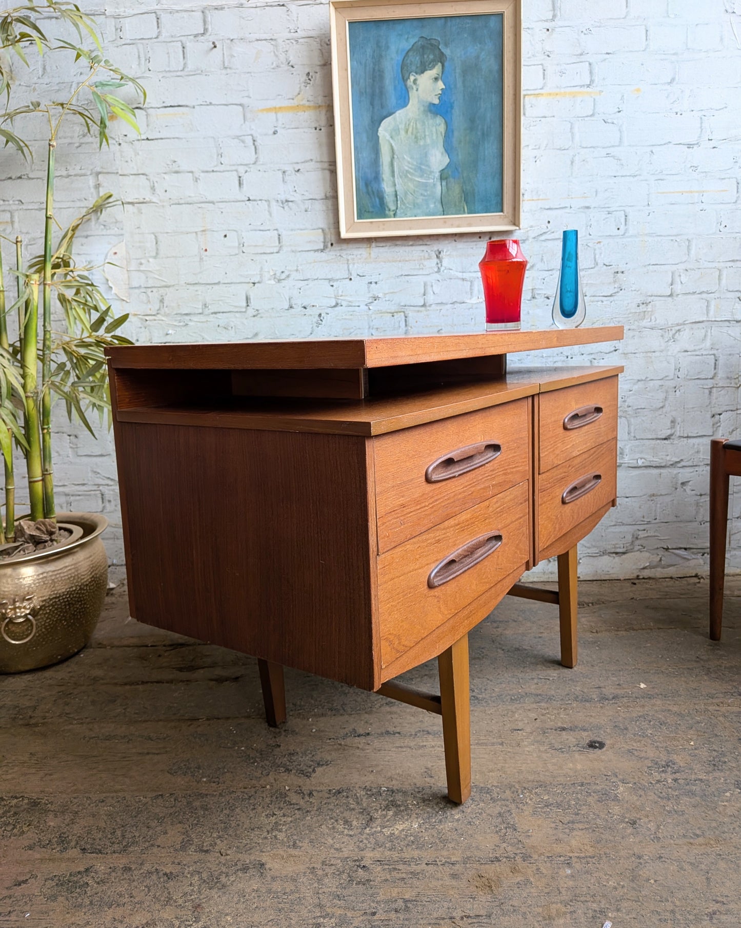 Vintage 70s Retro Mid Century Modern Chest of 4 Drawers Small Sideboard