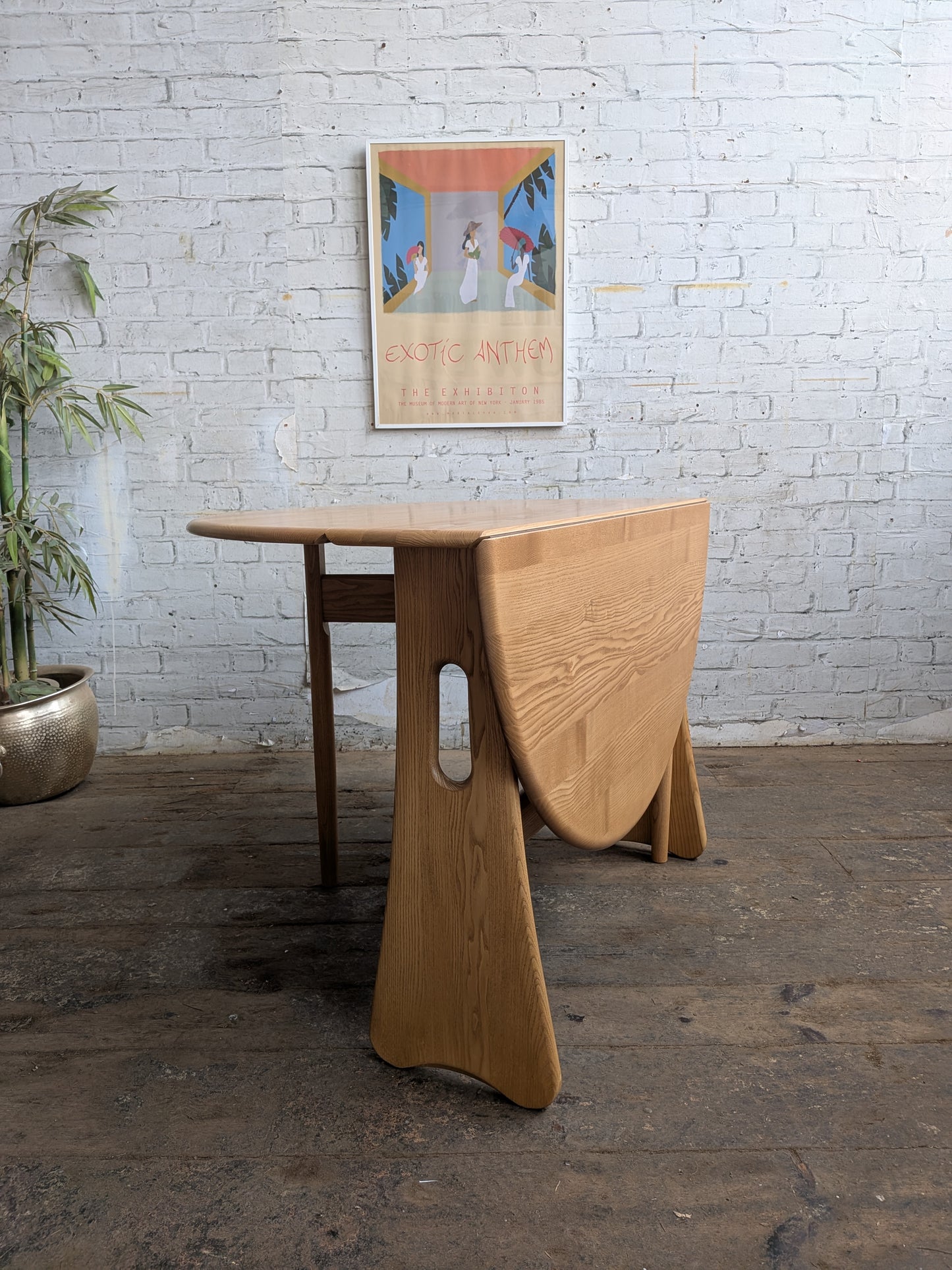 Unused Mint Ercol Windsor 1156 Drop Leaf Gateleg Kitchen Bistro Cafe Dining Table