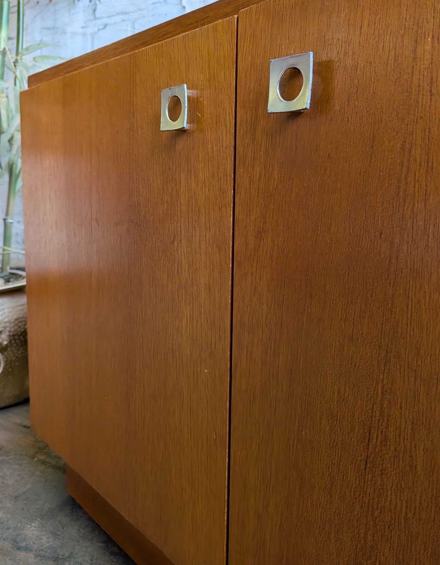 Vtg 60s 70s Retro Mid Century Modern Record Storage Media TV Cabinet Sideboard