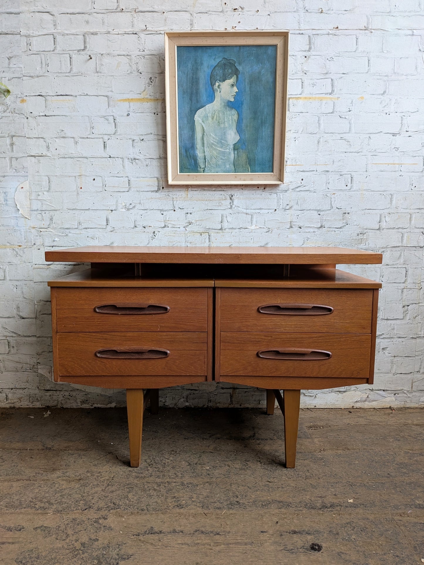 Vintage 70s Retro Mid Century Modern Chest of 4 Drawers Small Sideboard