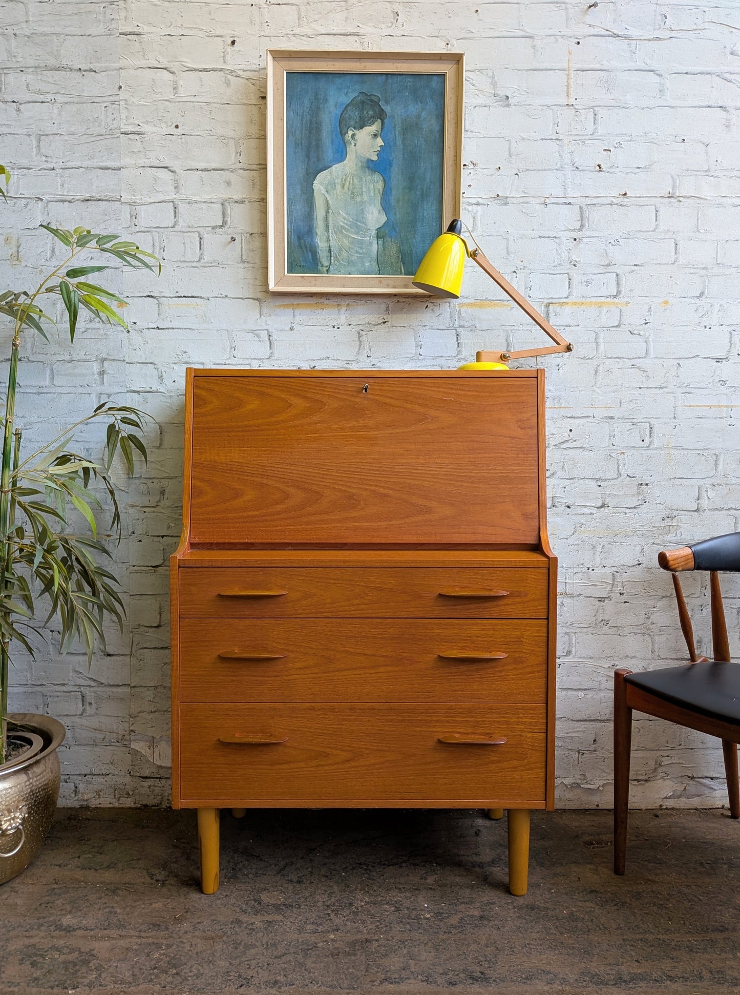 Vintage Retro 1960s 70s Mid Century Modern Teak 3 Drawer Writing Desk Bureau