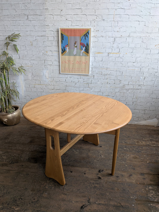 Unused Mint Ercol Windsor 1156 Drop Leaf Gateleg Kitchen Bistro Cafe Dining Table