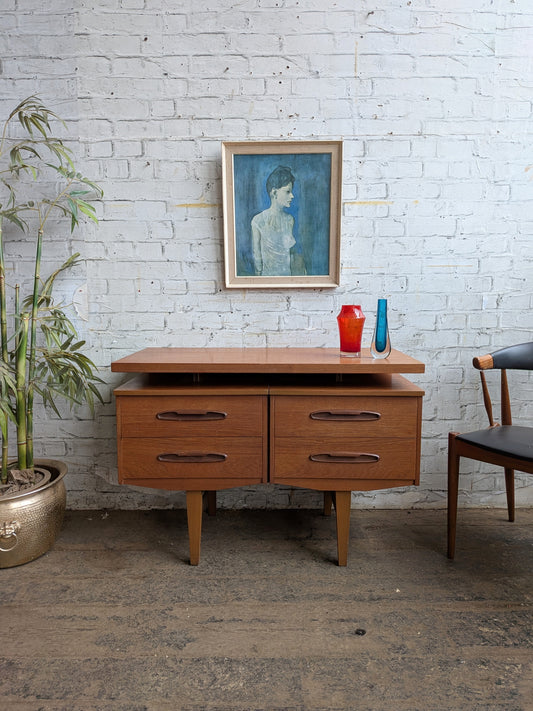 Vintage 70s Retro Mid Century Modern Chest of 4 Drawers Small Sideboard