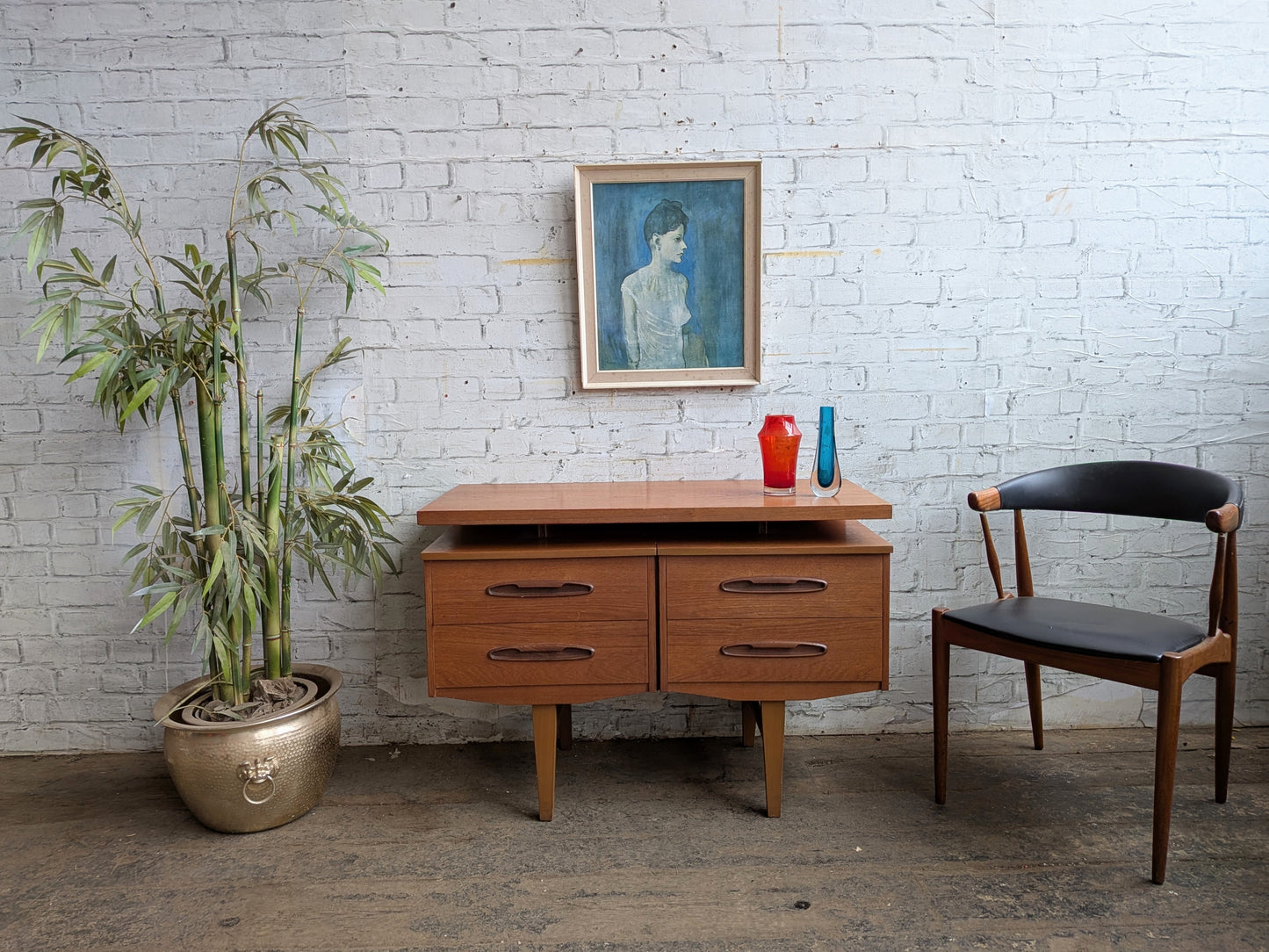 Vintage 70s Retro Mid Century Modern Chest of 4 Drawers Small Sideboard